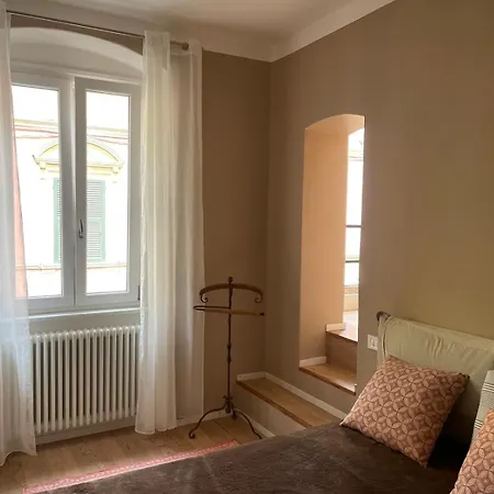 Sobborgo 12 * Sarzana